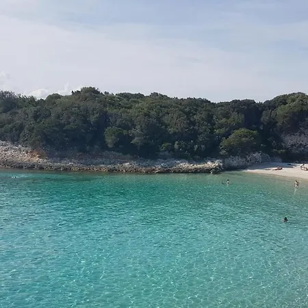 2 People With Air Conditioning Near Porto Vecchio From 49 Day Apartment